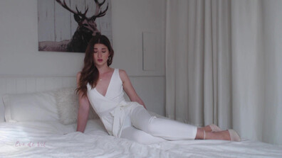 Eva De Vil Luxurious Life Brag 30k month - brunette - masturbation