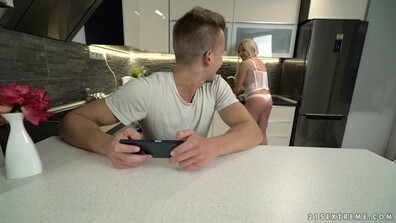 Franny A Taste of Maturity - mature - blowjob - mom