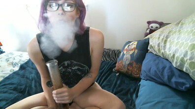 DamnedestCreature Horny Little Stoner Girl - solo - toys - amateur