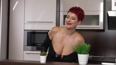 Lisa Pinelli Instead of Cookies - milf - mature - big ass - blowjob