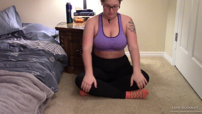 Lush Botanist Naked Yoga - bbw - solo - softcore