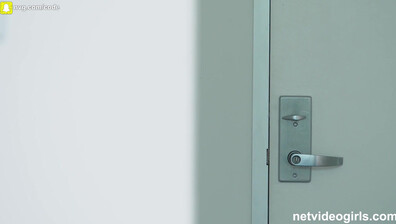 Bikini dressing room 1080p - casting