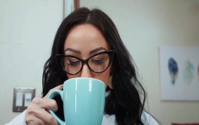 Electrifying A Bored Housewife - big ass - big tits - blowjob - sex - fuck