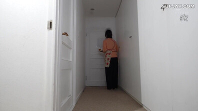 Ayumi Natsukawa To Take A Bath With My Aunt - babe