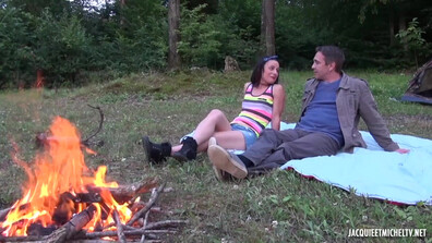 Kelly Wild camping (3) - blonde