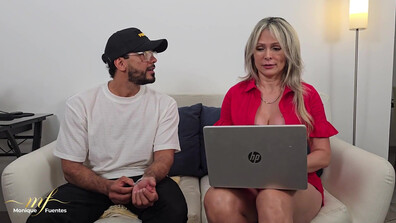 Sexy busty latin milf - milf - big tits