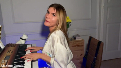 Kitana Lure POV - pretty face - pretty mouth - toned body