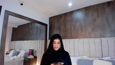 ninnazambrano 2025 12 27 11h46m42s - webcam