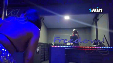 Too steamy to stand still, I went to the DJ's booth for some naughty XXX! - oral - porn - dance - babe - music - brazilian - hardcore - amateur - kelabate - sexo duro