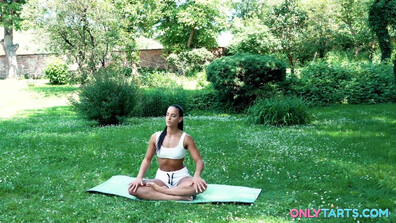 Betzz+ Stepbros Big Yoga Energy 1 - babe