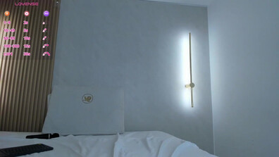 Mia Dollce 2025 12 12 05H44m04s - webcam