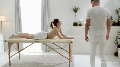 Rebecca Volpetti Pussy massage - rebecca - volpetti