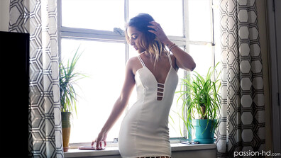 Uma Jolie Uma's Sensual Massage - 4k