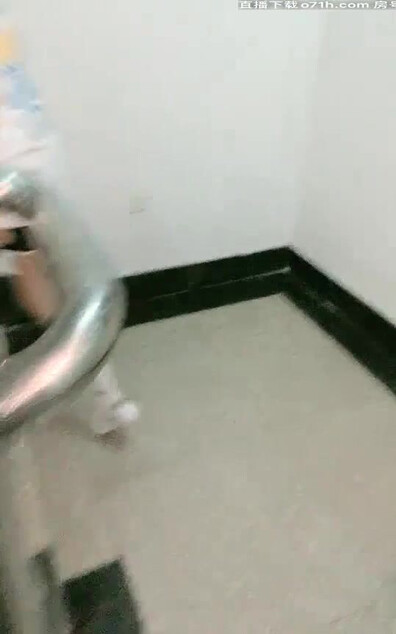 Avove 北京，13W粉丝极品骚御姐主播，【Avove 】挑战商场啪啪，夜幕下潜入厕 - asian - hardcore