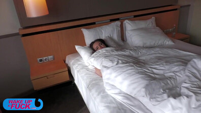 wakeupandfuck olivia zlota 720p - pissing
