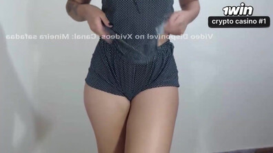 Experimentando calcinhas numa sessão de provocação sensuous caseira - teasing queen - latinas - provocando - latin - brasileiras - porno hd - peitos grandes - cut ass - homemade - hardcore