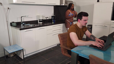 Naomi Naomi Wil Neuken In de Keuken - milf - big ass - blowjob