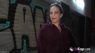 Rebeka Rock Pichón KM.0 VS MILF con ITV pasada. Rebeca dispuesta a todo - latin - spanish - blowjob