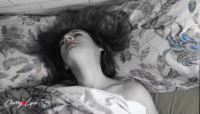 Cherry Lips Pillada Masturbandose Recibe La Mejor Lamida De Coño Del Mundo Por Sorp - amateur - milf - hardcore