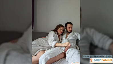 Lovebackground Online cam live sex at stripTango - real amateur - housewife - roleplay - cam