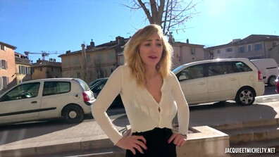Elisa, 26 years old, real estate agent, an incredible anatomical bomb! - blonde