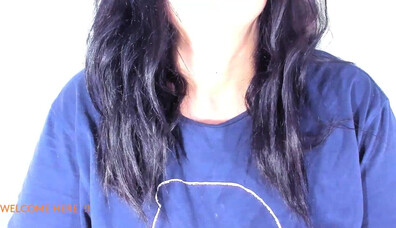 breendasmith69 2025 11 25 01h57m08s - webcam