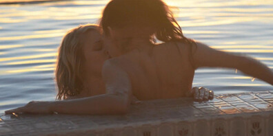 Jennifer & Ruby Wet & Wild - lesbian - babe - teen
