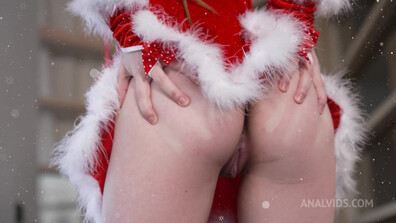 Powerful Christmas Group Fucking! 5 Beautiful and Young babes in HD - slim - djdj - 5stars