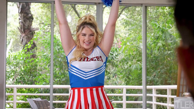 Riley Reign Love Those Slutty Cheerleaders 1080p - blonde