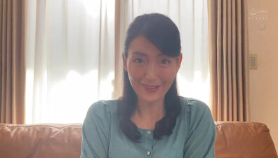 My Best Friend Accidentally Sent Me a Video of My Stepmom Getting Fucked - japonese - mature.ntr