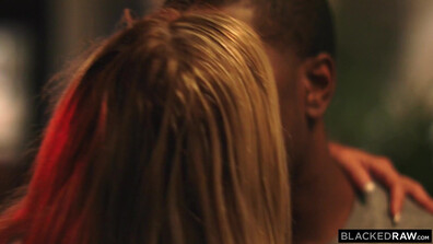 BR4ND1 L0V3 2 - babe - blonde - black