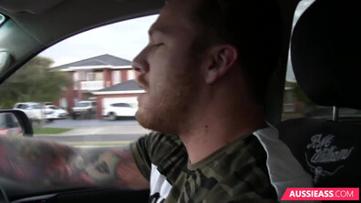 Lulu Reynolds Clown hunting - asian
