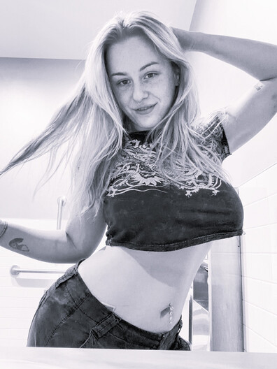 ramera pelirroja exquisita - babe - cute