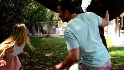 Carolina Sweets Tiny Tie Up S18E4 - carolina - sweets