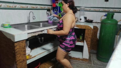 Cum swallow - latina - amateur - swallow
