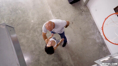 Kiley Jay Tiny Girlfriend In Crazy Positions - kiley - jay - mofos - dont - break - me - big - cock - small
