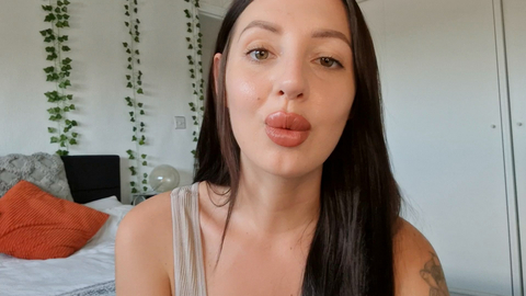 Tattooed Temptress Mummys Lipstick Makes You Hard