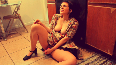Avey Moon Mommy Cums in the Kitchen For You