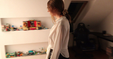 Mia Stars Uses Her Glasses For Fucking