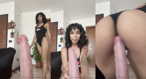 Mooncomelaluna Takes On A Dildo With All Holes