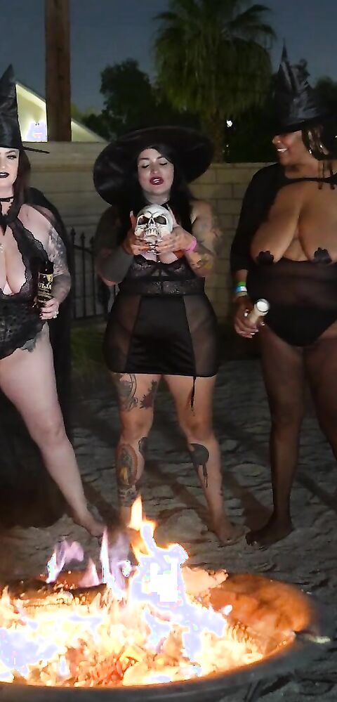 Kendrakox - Hope He Pokes Us - ManyVids - milf - blonde - tattoo - big dick - big tits - blowjob