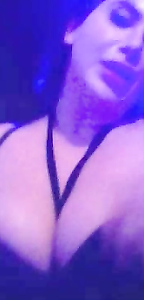 Korina Kova - Stoner girl uses the Satisfier - ManyVids - solo - big tits - dirty talk - virtualsex - teen