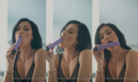 Jazmin Pineda Sucking A Dildo