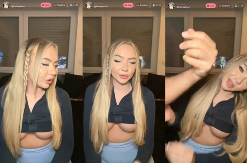 Kaiseybuun Masturbates With Her Yoga Leggings