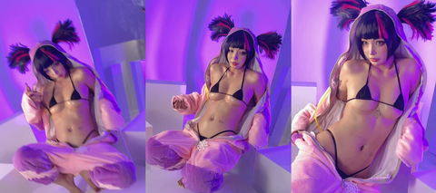 Otaku Umeko J Exhibiting Her Body