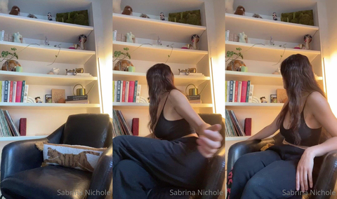 Sabrina Nichole Masturbating Watching Her Photo Album