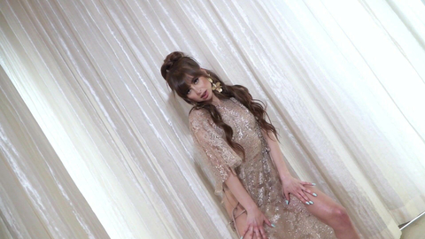 Naughty Riley Reid Lifts Her Dress Up And Rubs Her Holes