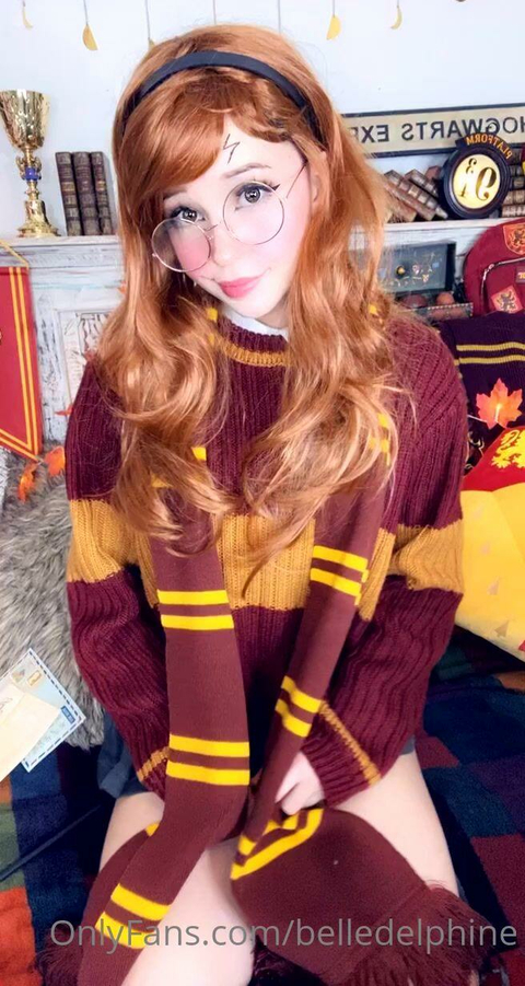 Belle Delphine Takes Off Sweater In Cosplay