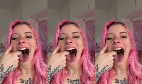 Her Followers Want To See Her Throat