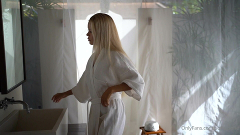 Sofie Mills Takes A Sensual Bath